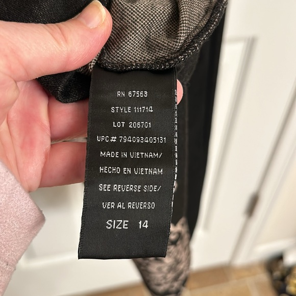 S.L. Fashions Black Cap Sleeve Knit Dress Cream Floral Pattern Size 14 EUC - Picture 8 of 8